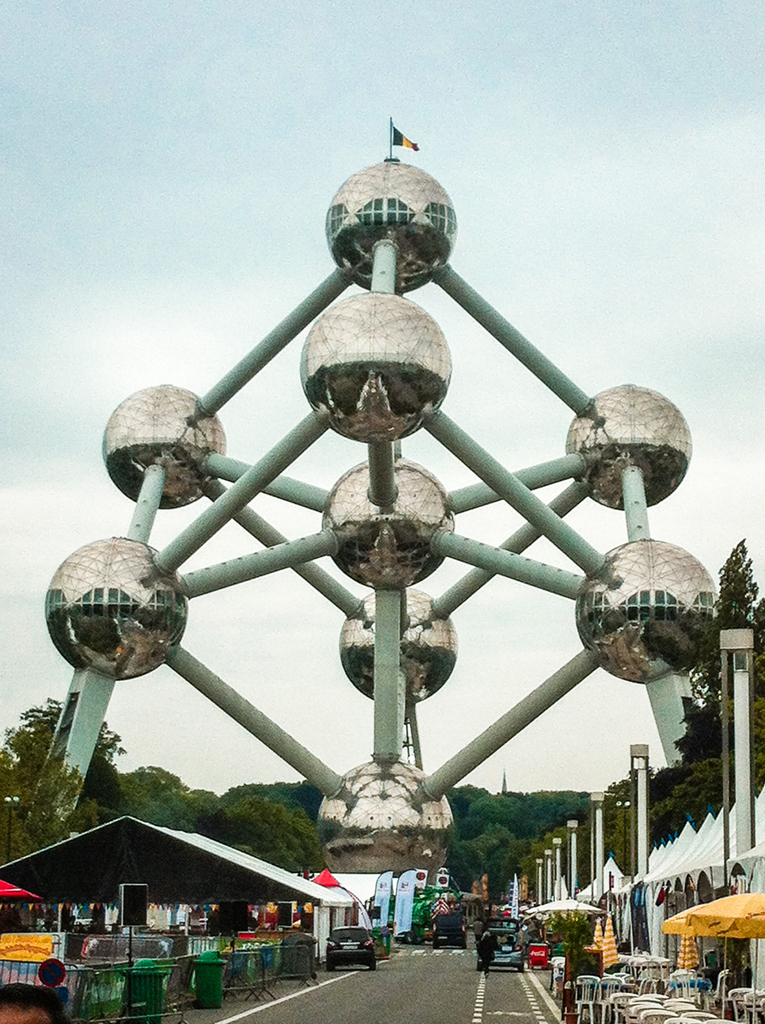 België is een leuke bestemming voor een weekendje of vakantie met kinderen. Op de afbeelding zie je het Atomium uit Brussel.
